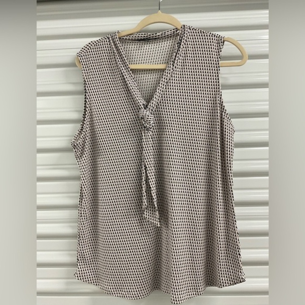 Adrianna Papell Brown and White Tie Front Blouse Size L